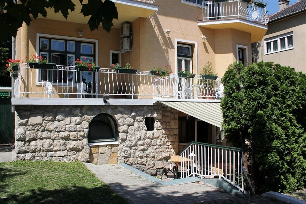 Villa Hotel Kristal Будапеща Екстериор снимка