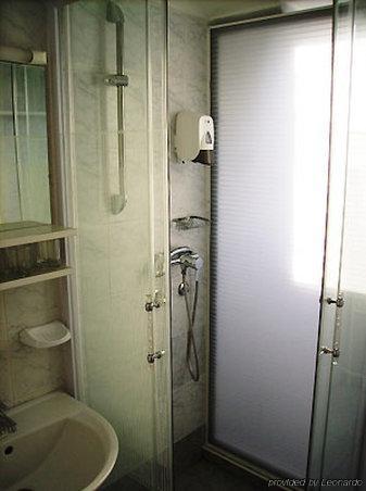 Villa Hotel Kristal Будапеща Екстериор снимка