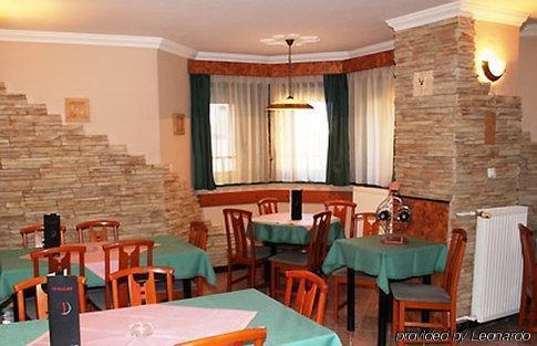 Villa Hotel Kristal Будапеща Екстериор снимка