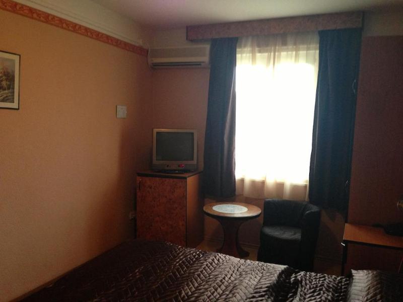 Villa Hotel Kristal Будапеща Екстериор снимка