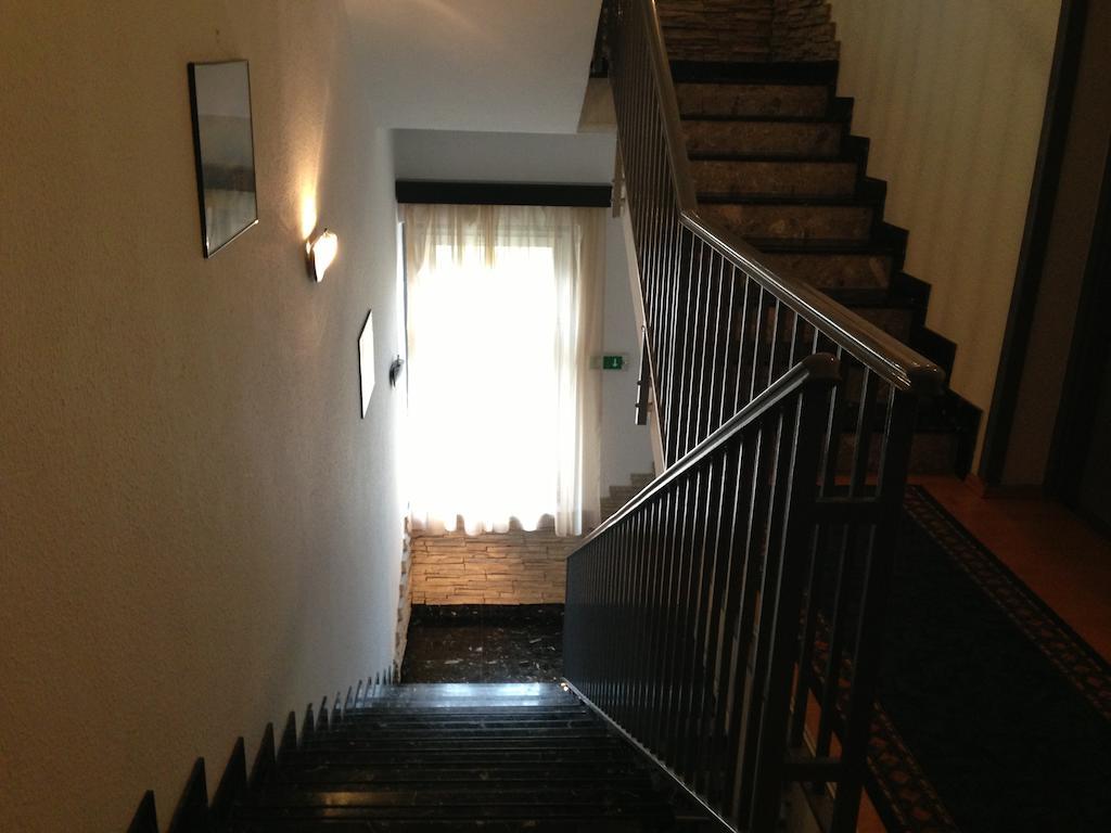 Villa Hotel Kristal Будапеща Екстериор снимка